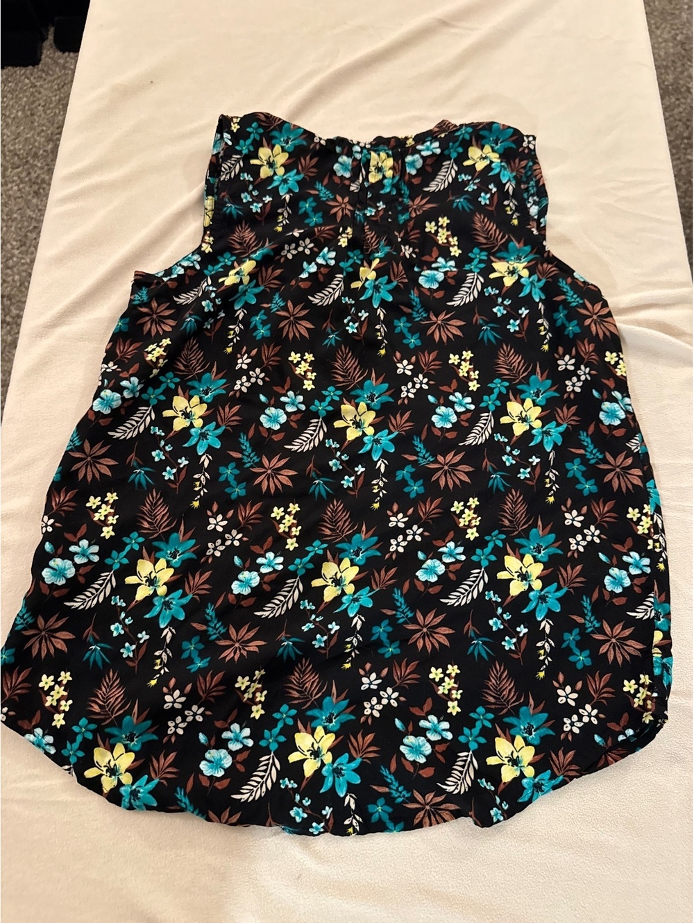 Sonoma sleeveless floral blouse size S black multicolor